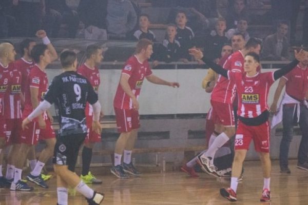 Кљајић бржи од сирене, Звезди припао дерби!