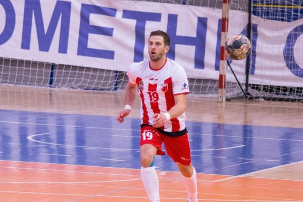 Рајичевић и Ивановић црвено-бели