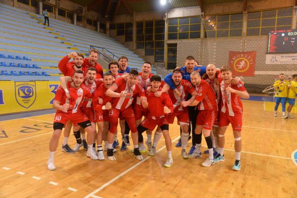 207846152169ac8fc107efd2.79033572