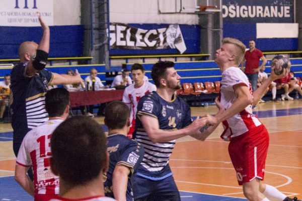 Црвена звезда – Металопластика 22:30 (10:15)