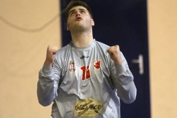 Црвена звезда – Црвенка 26:24 (14:15)