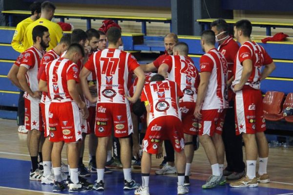 Прва победа рукометаша