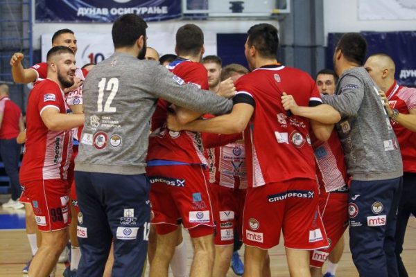 Црвена звезда Грундфос – Војводина 32:28 (16:16)